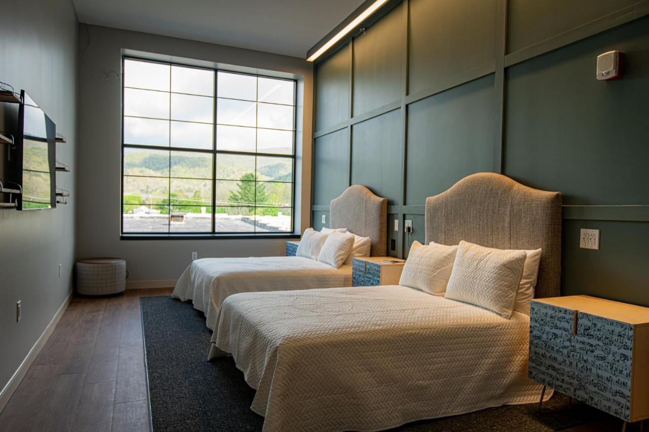 The Schoolhouse Hotel White Sulphur Springs Eksteriør bilde